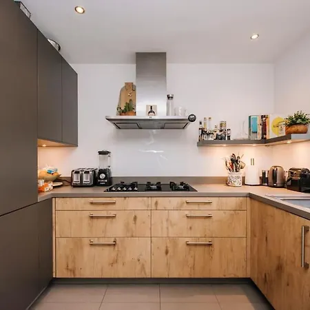 Fantastic Family Home, Garden And Free Parking * Aerdenhout