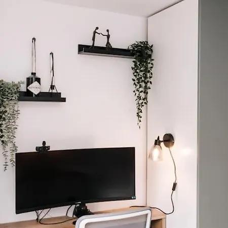 Вилла Fantastic Family Home, Garden And Free Parking *