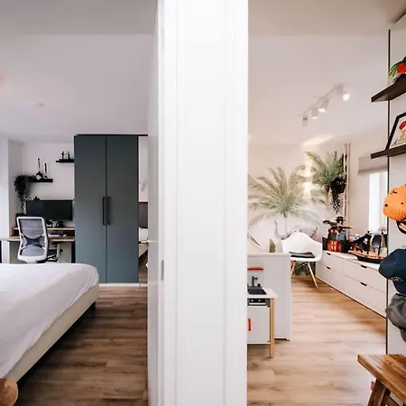 Вилла Fantastic Family Home, Garden And Free Parking